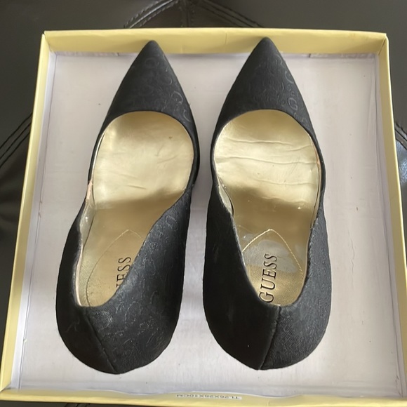 Guess Shoes - Picture 3 of 7